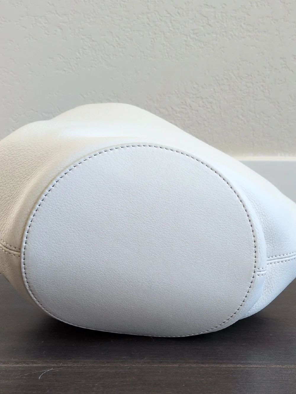KHAITE Cream Pebble Leather Bag - Picture 6 of 8